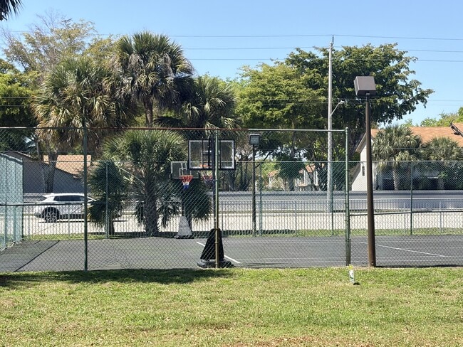 Building Photo - 5720 Rock Island Rd