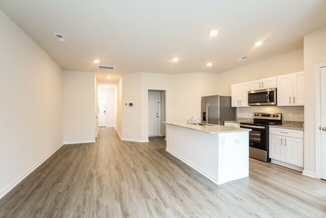 Building Photo - 1095 HighGarden Cir