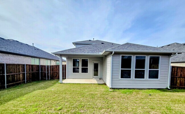 Building Photo - Brand-New Build in Prime Location | 4 Beds, 3 Baths, Peace & Proximity