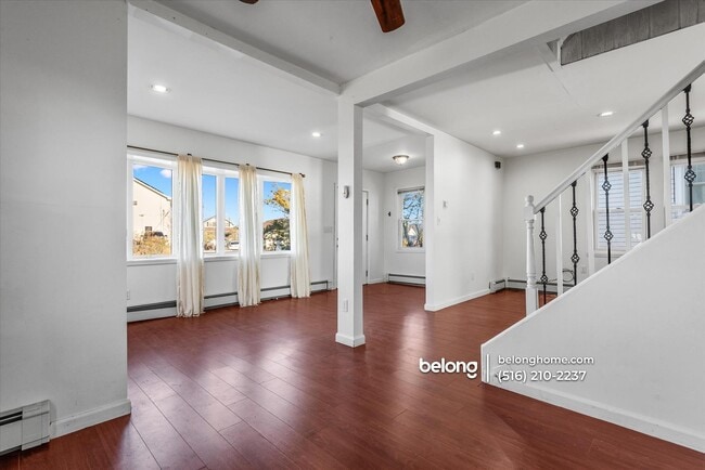 Building Photo - 2 Pirates Cove