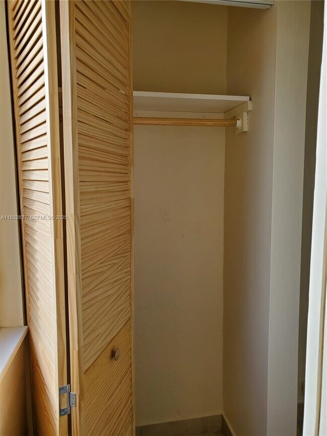 Building Photo - 1449 NE 131st St