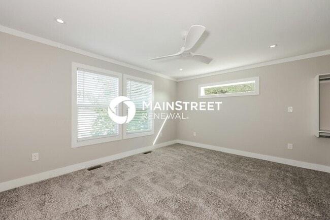Building Photo - 3 Bedroom Pet-Friendly Home in Dallas, TX with Main Street Renewal