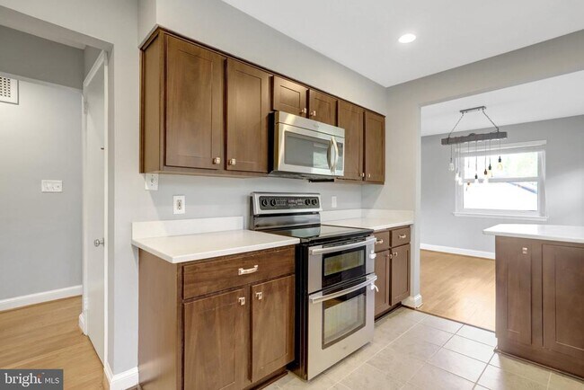 Building Photo - 3713 Lockwood Ln