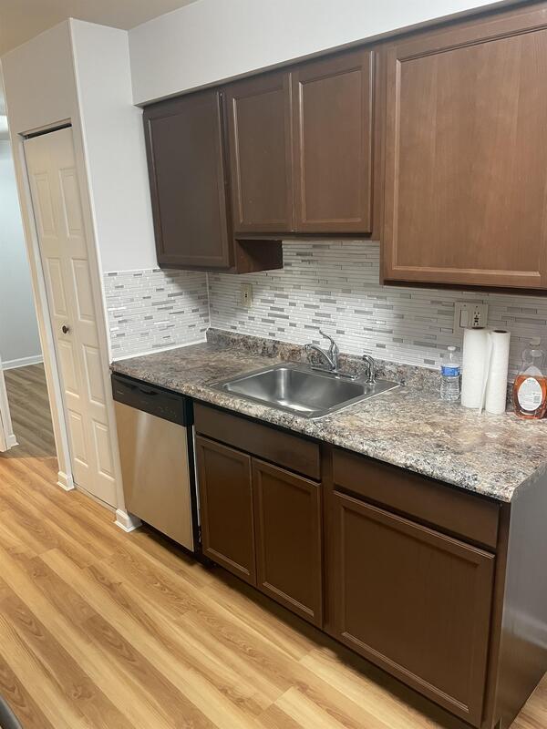 Building Photo - 66 Banner Ct