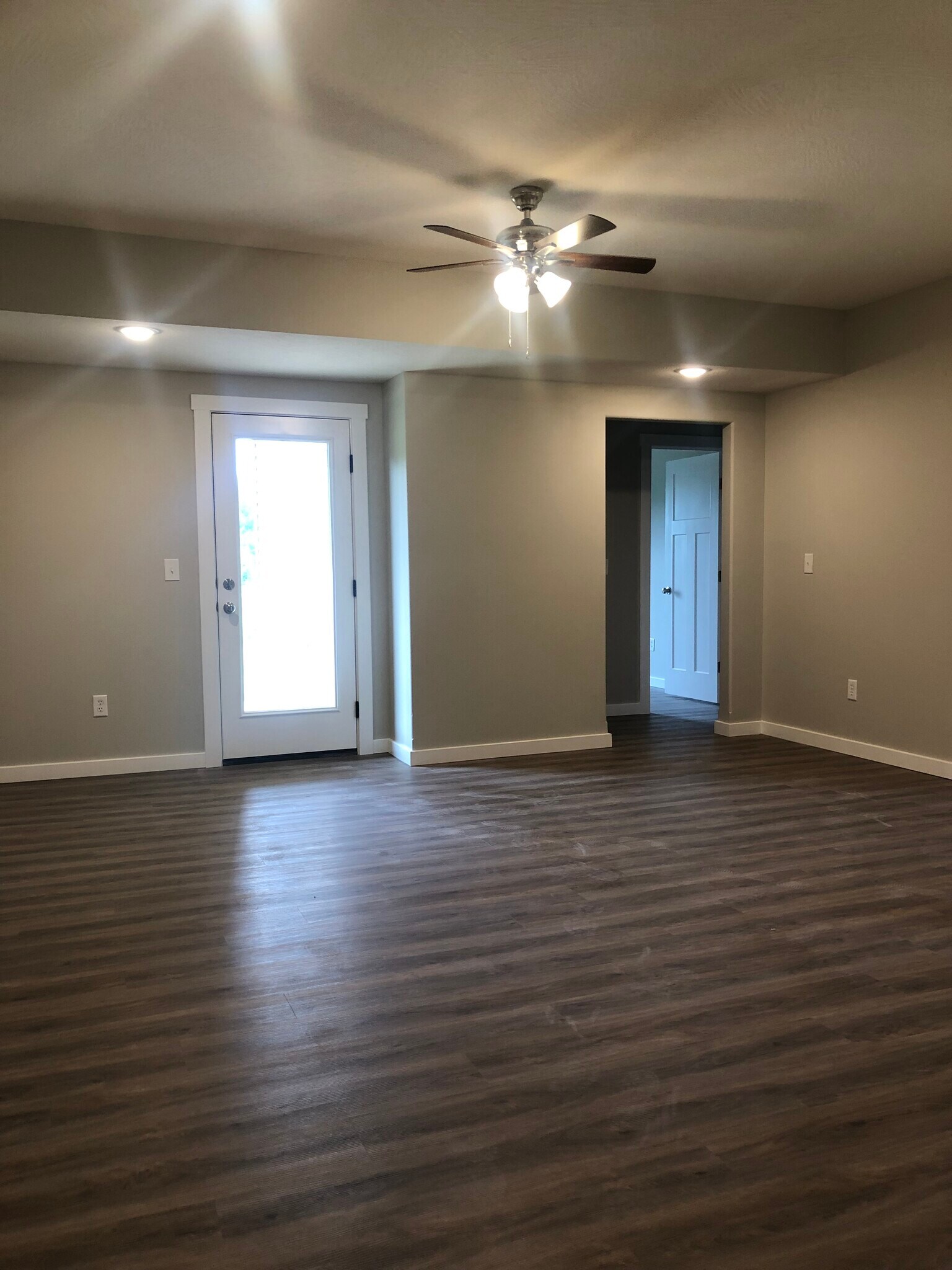 Building Photo - 1411 W Pebblebrooke Dr