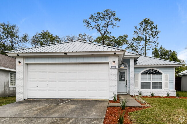 Building Photo - 6131 Alpenrose Ave