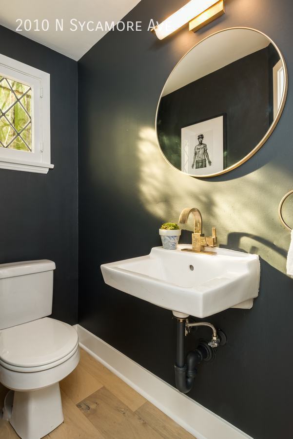 Building Photo - 2010 N Sycamore Ave