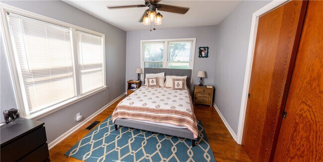 Building Photo - 1861 W Deane St