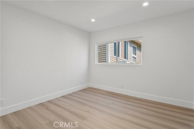 Building Photo - 913 W Balboa Blvd
