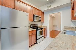 Building Photo - 2255 Braeswood Park Dr