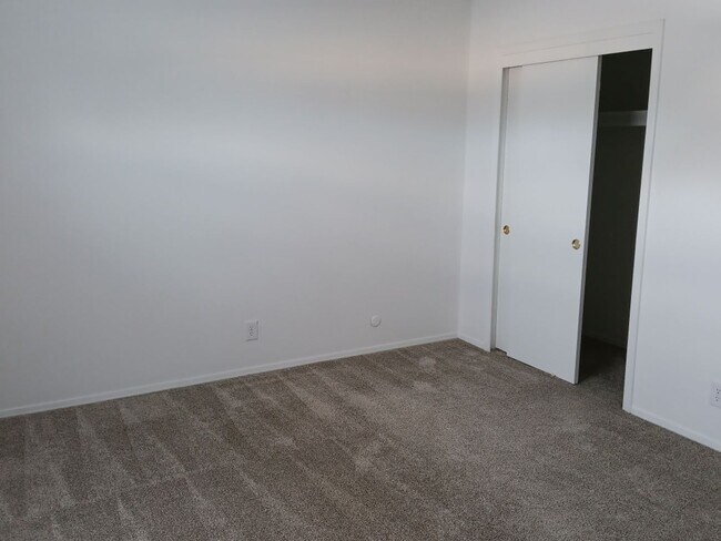 Building Photo - 2 Bedroom, 2 Bathroom! Lovely Home Coming Soon!