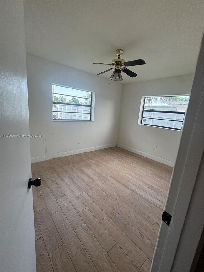 Building Photo - 14415 SW 107th Ct