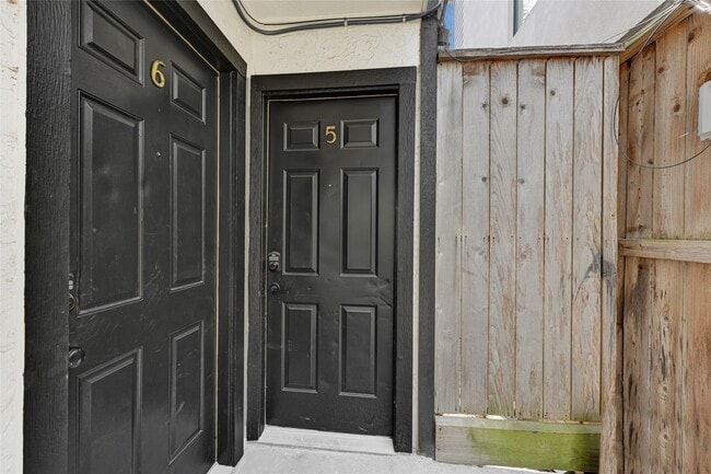 Building Photo - 1603 Welch St