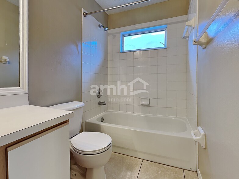 Building Photo - 4426 Country Hills Blvd