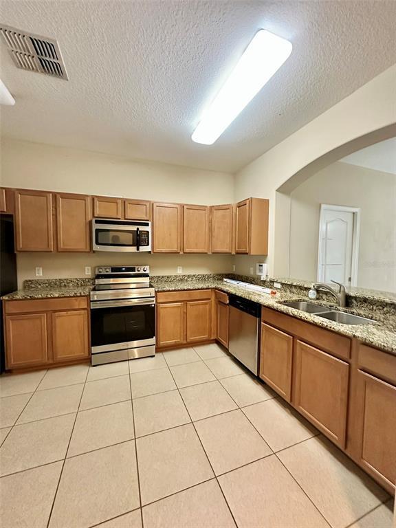 Building Photo - 4057 Winding Vine Dr