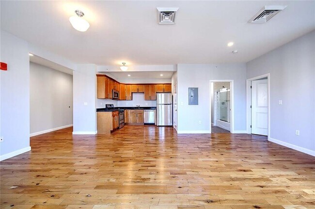 Building Photo - 400 Hope St