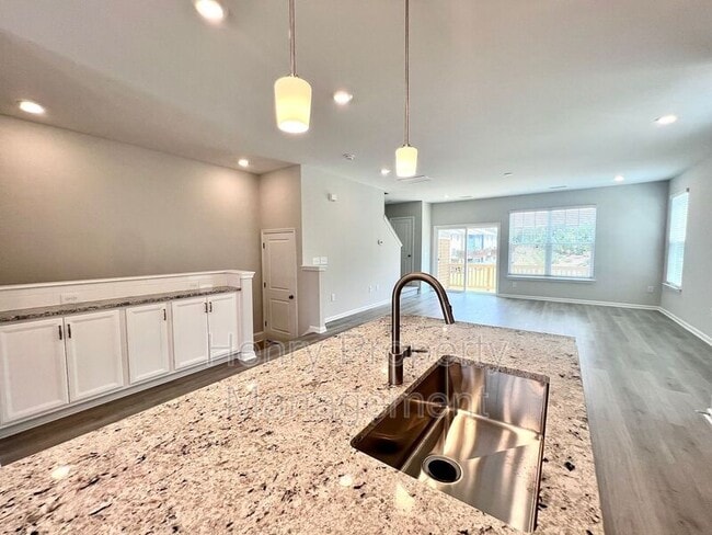 Building Photo - 1002 Brookville Ln