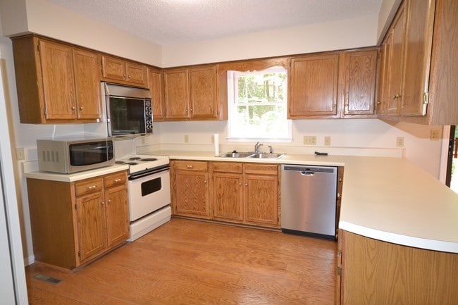 Building Photo - 226 Park Ln