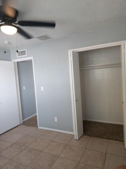 Building Photo - 506 N Hunt Dr