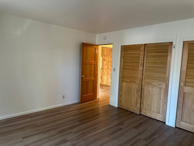 Building Photo - Long Term Lease in Glenshire- $2800