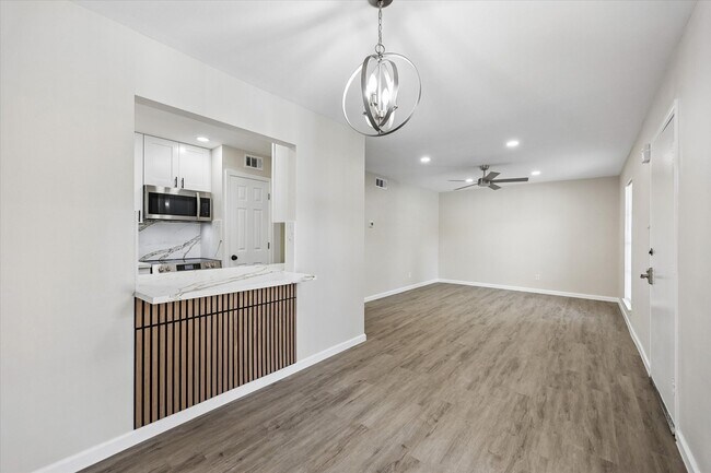 Building Photo - 8939 Gaylord Dr