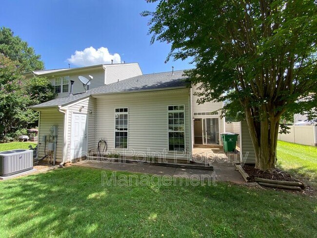 Building Photo - 5422 Waverly Lynn Ln