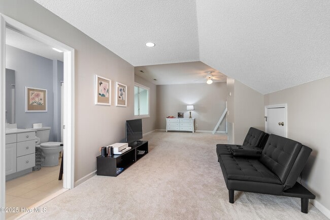Building Photo - 3155 Lakeside Commons Dr SE