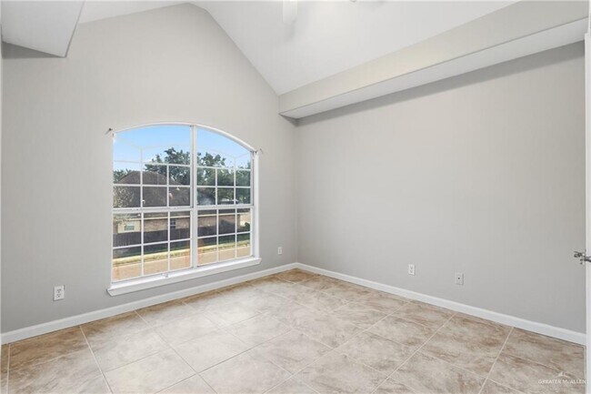 Building Photo - 21 S 25th St