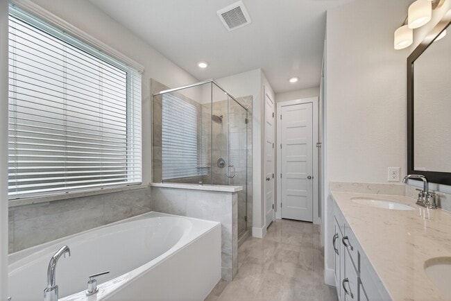 Building Photo - 6822 Ivory Sedge Trl