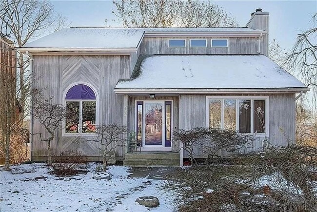 Primary Photo - 262 Wood Hill Rd
