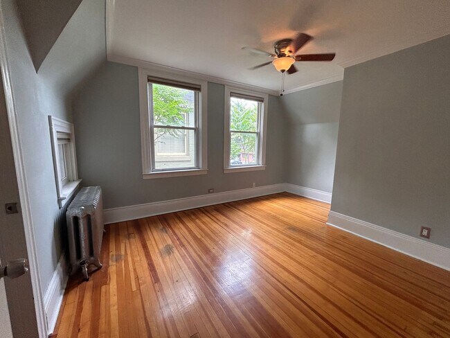 Building Photo - $0 DEPOSIT OPTION. CHARMING VICTORIAN TOWNHOUSE IN UPTOWN/CITY PARK WEST