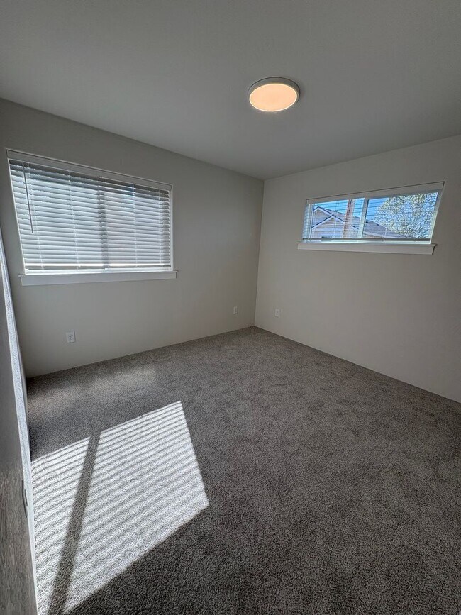 Building Photo - New Construction 3-bedroom, 2-bathroom townhouse