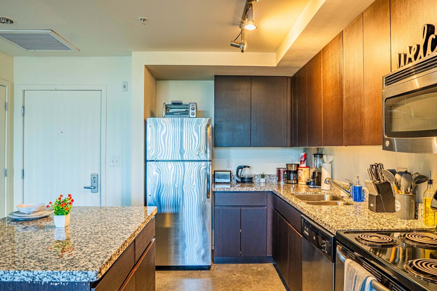 Building Photo - 888 N 4th St