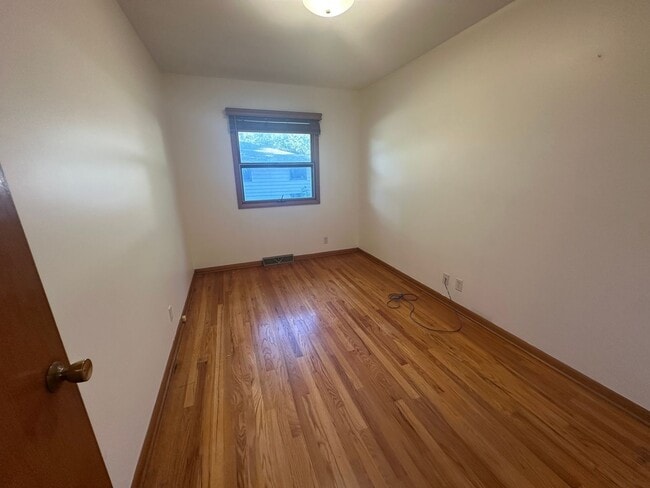 Building Photo - Single Family Home