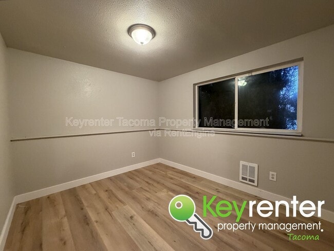 Building Photo - 2506 S Ash St