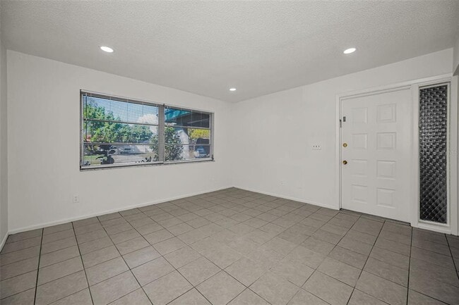 Building Photo - 2664 Sunny Breeze Ave