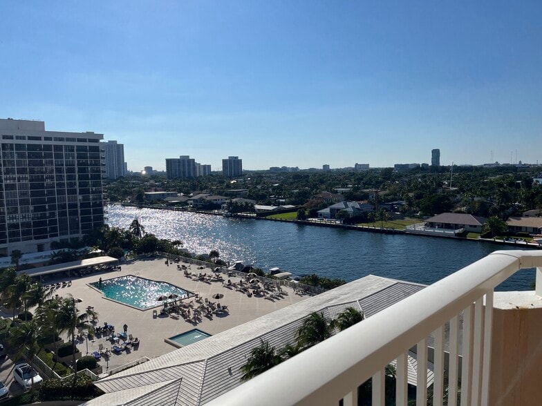 Building Photo - 1965 S Ocean Dr