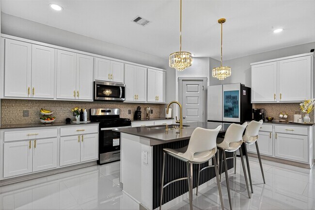 Building Photo - 31410 Hexan Hts Ln