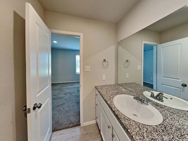 Building Photo - 5713 Verracio Ct