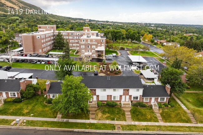 Building Photo - Stunning 3 Bed Ogden Townhome! No Deposit ...