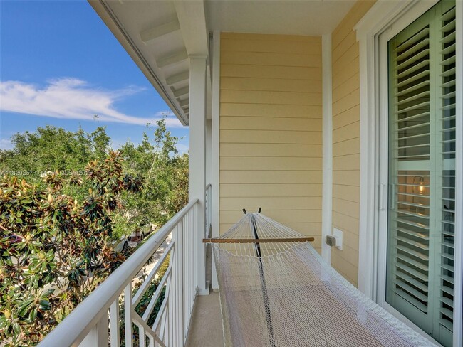 Building Photo - 1144 S Community Dr