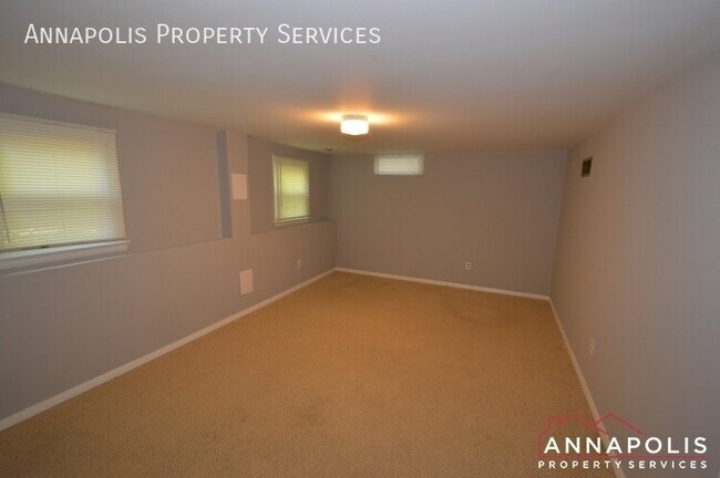 Building Photo - 556 Arundel Dr