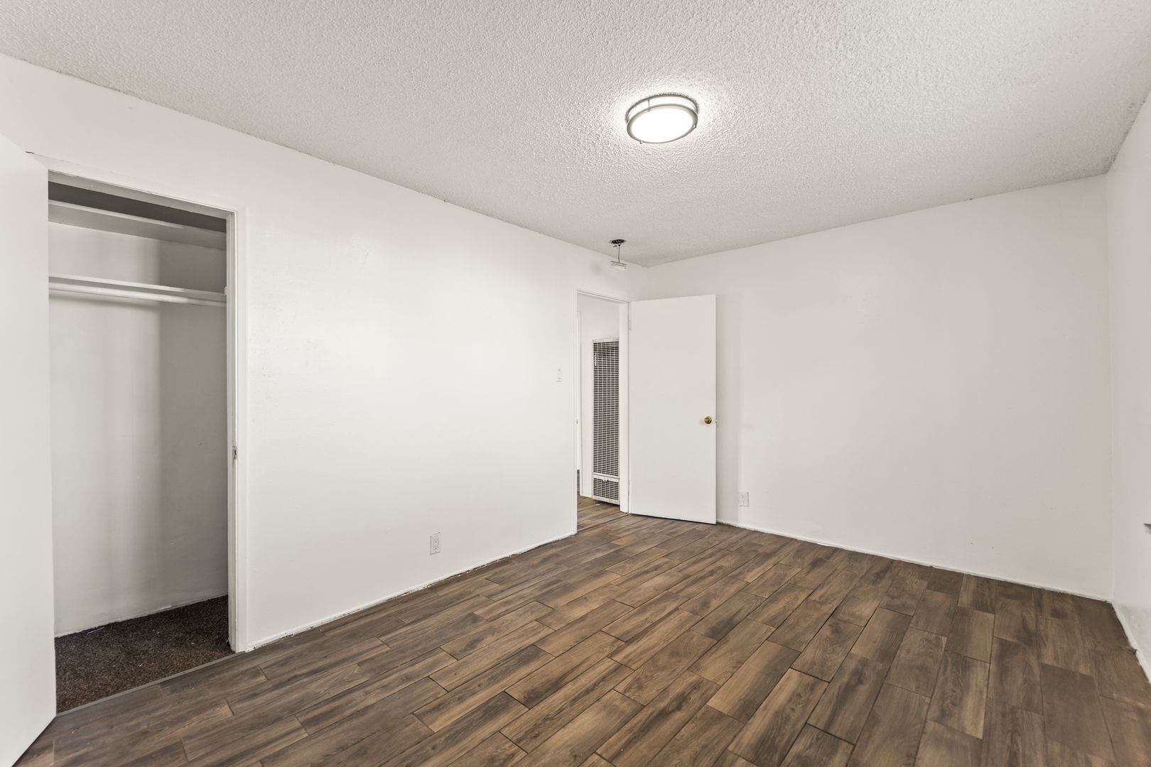 Building Photo - 956 E Imperial Hwy