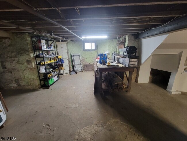 Building Photo - 140 Prospect St