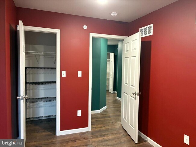 Building Photo - 3098 Goshen Dr