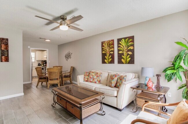 Building Photo - 3410 Green Briar Cir