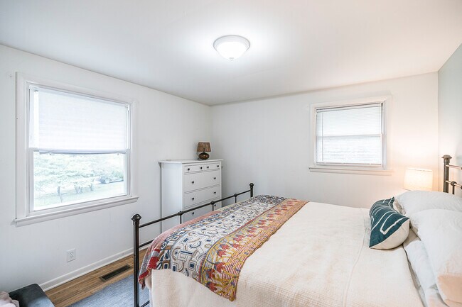Building Photo - 1813 Welcome Ln