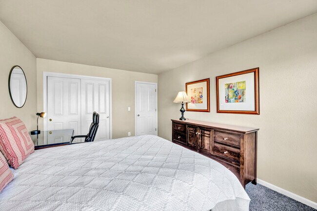 Building Photo - 4731 Ellicott Wy