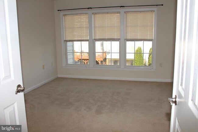 Building Photo - 16382 Gangplank Ln