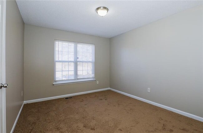 Building Photo - 5747 Graceland Dr SW